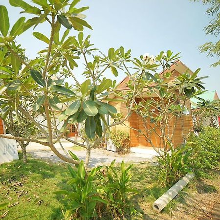 Tonrak Resort Ban Ongkharak Extérieur photo